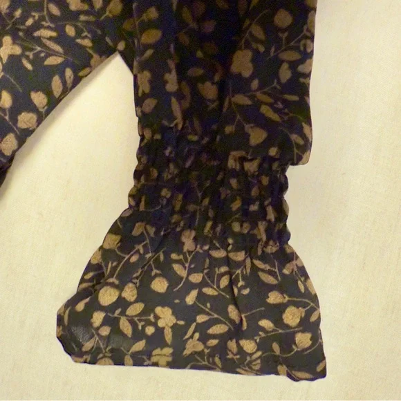 Forever 21 Charming Black and Gold Mini Dress - Picture 6 of 10